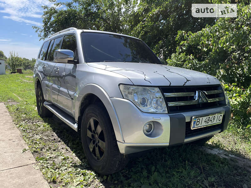 2007 mitsubishi pajero wagon
