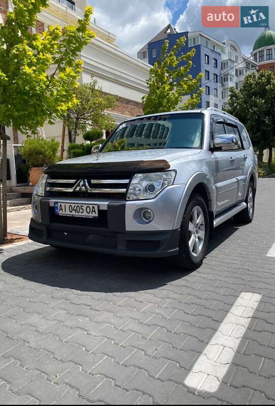 2008 mitsubishi pajero wagon