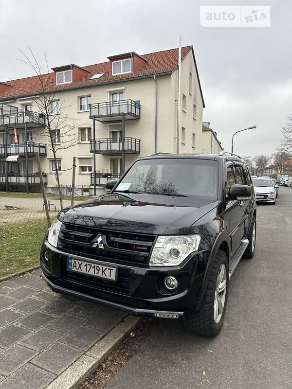2007 mitsubishi pajero wagon