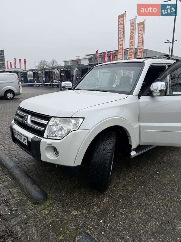 2008 mitsubishi pajero wagon