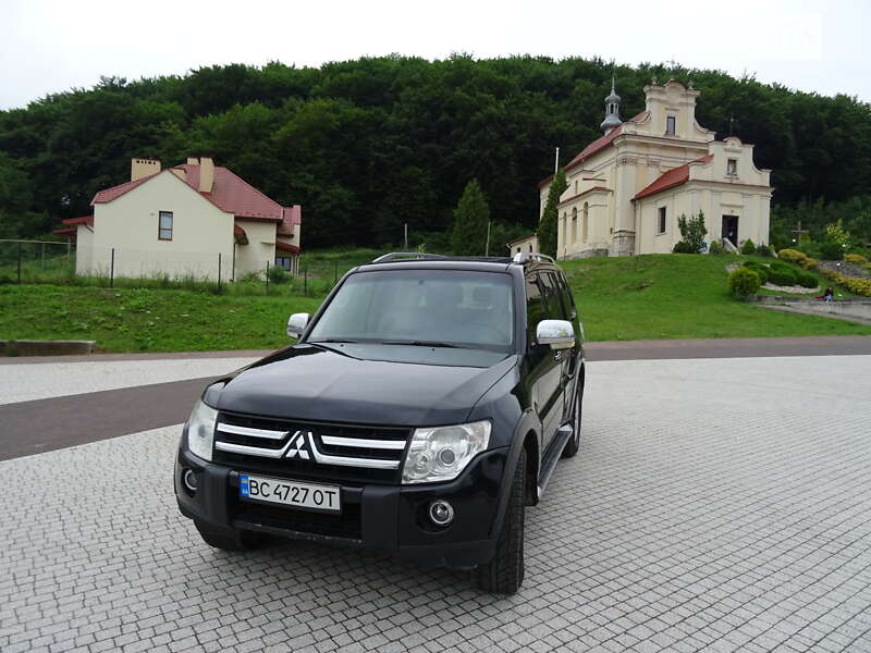 2009 mitsubishi pajero