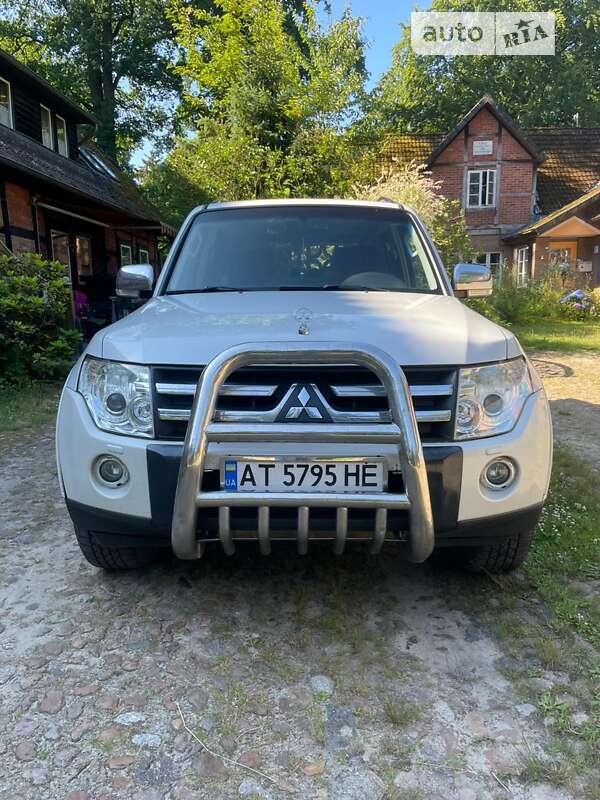 2008 mitsubishi pajero