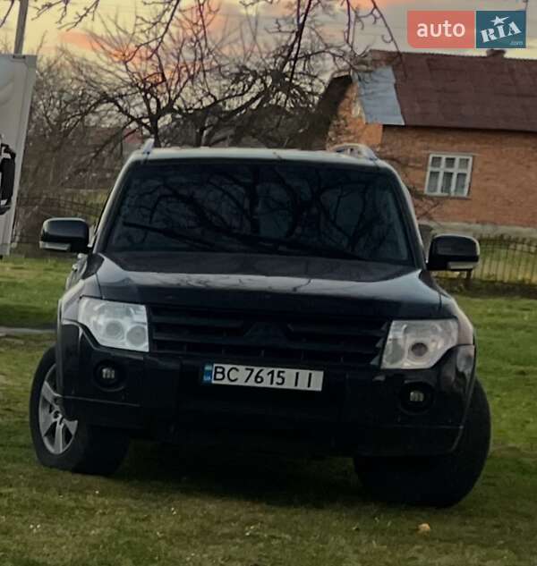 2008 mitsubishi pajero wagon