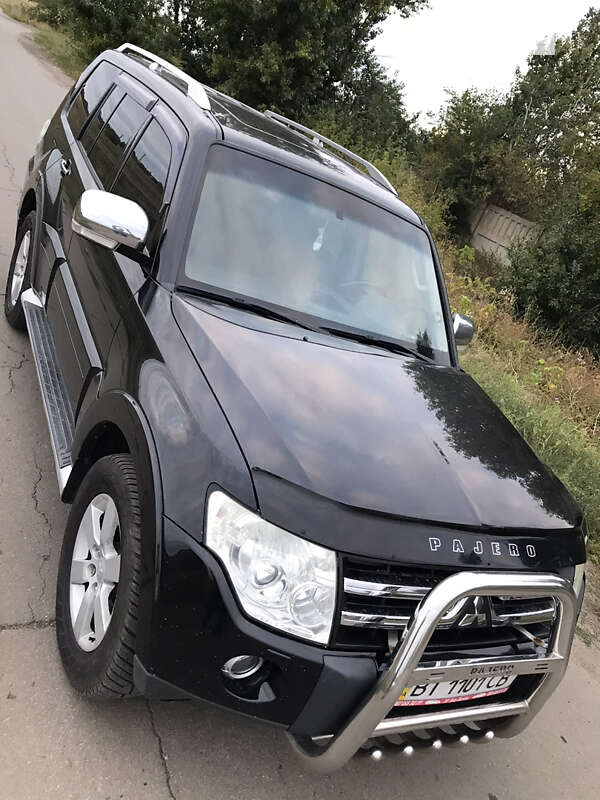 2008 mitsubishi pajero wagon