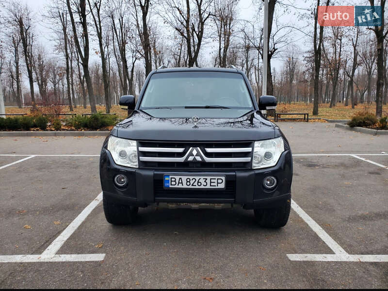 2008 mitsubishi pajero wagon