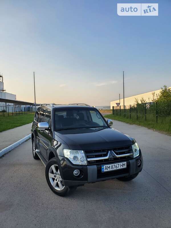 2008 mitsubishi pajero