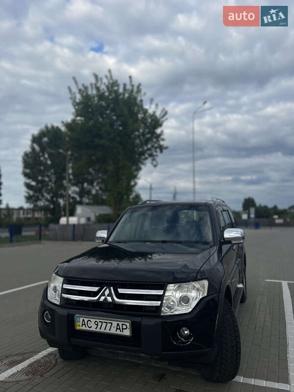 2008 mitsubishi pajero wagon