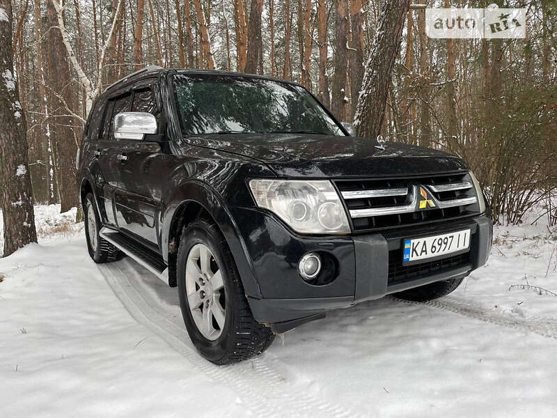 2008 mitsubishi pajero wagon
