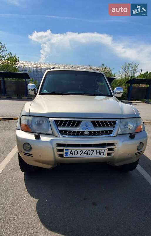 2006 mitsubishi pajero