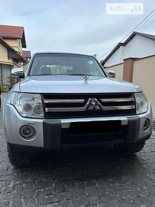 2007 mitsubishi pajero
