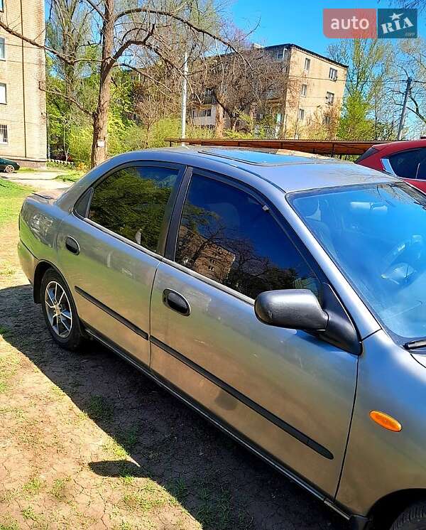 1995 mazda 323