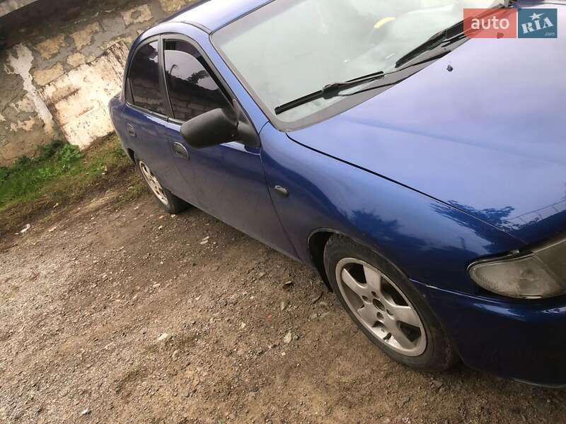1995 mazda 323