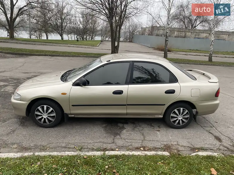1996 mazda 323