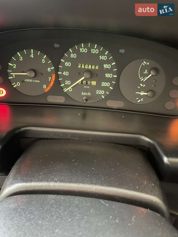 1996 mazda 323