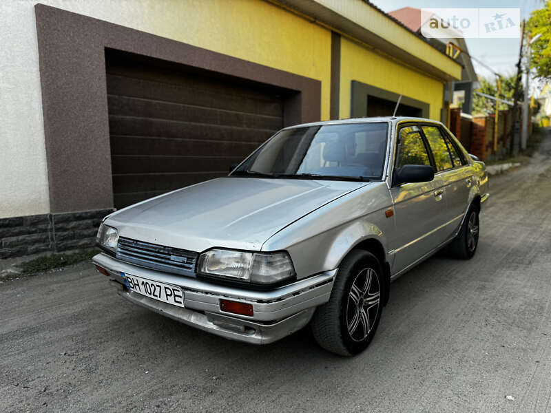 1989 mazda 323