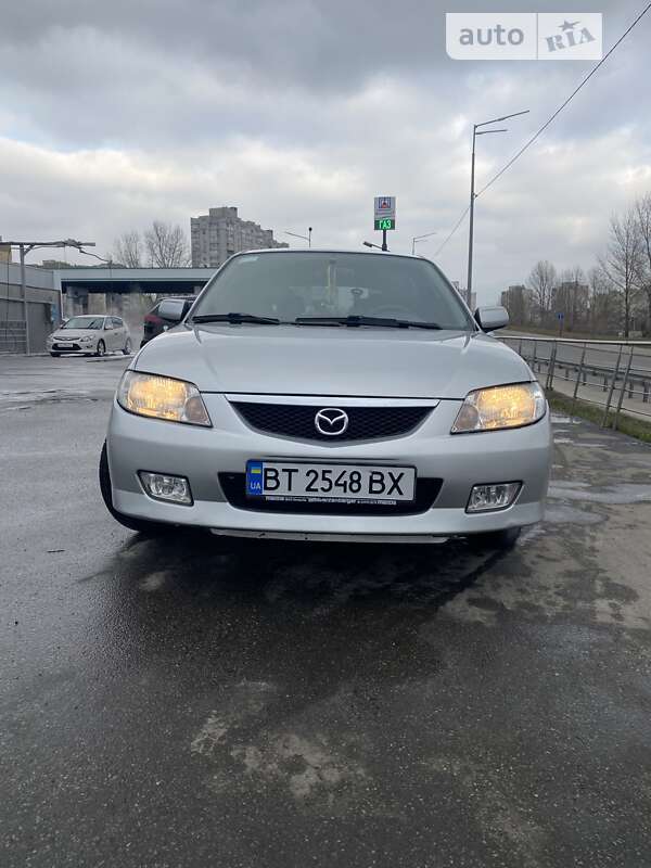 2001 mazda 323