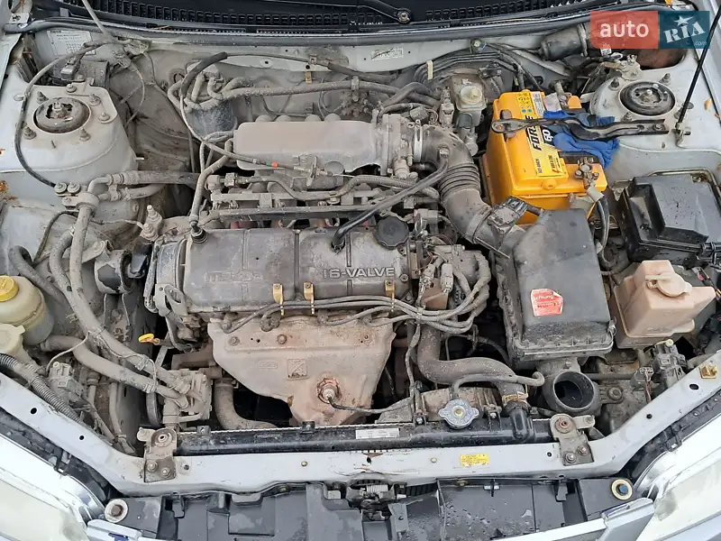 2001 mazda 323
