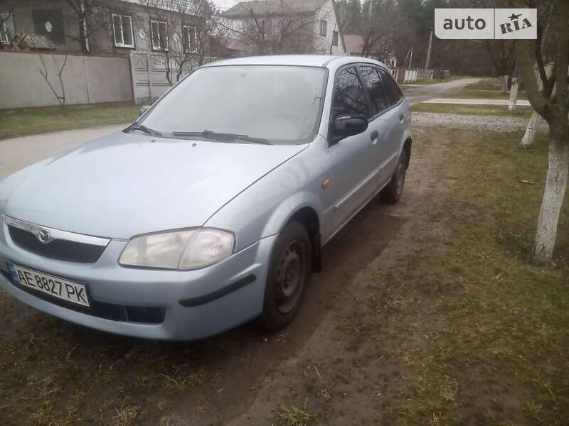 2001 mazda 323