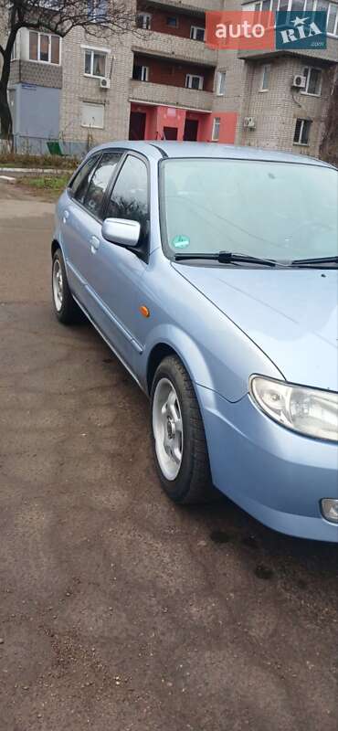 2002 mazda 323-f