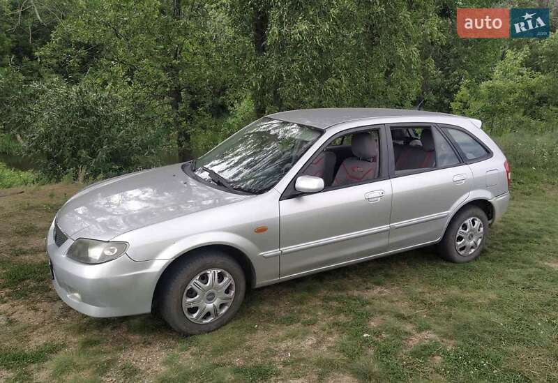 2002 mazda 323