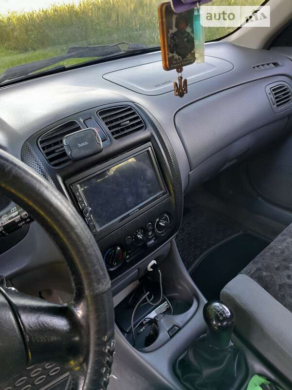 1999 mazda 323