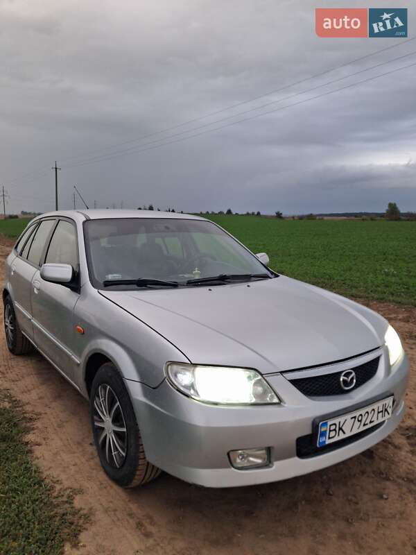 2001 mazda 323 f