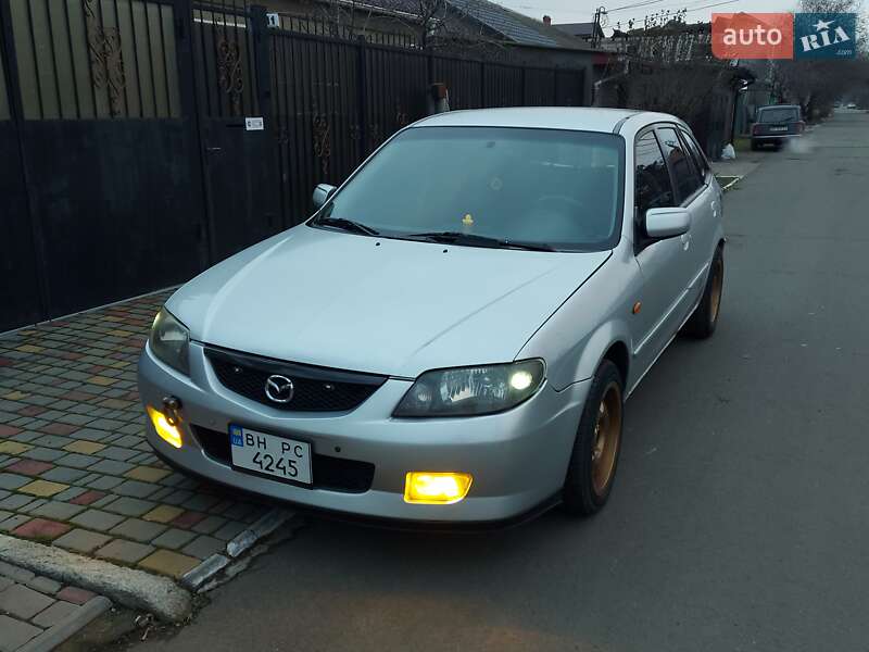 2002 mazda 323