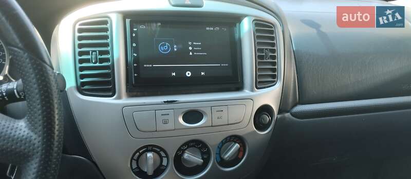 2004 mazda tribute