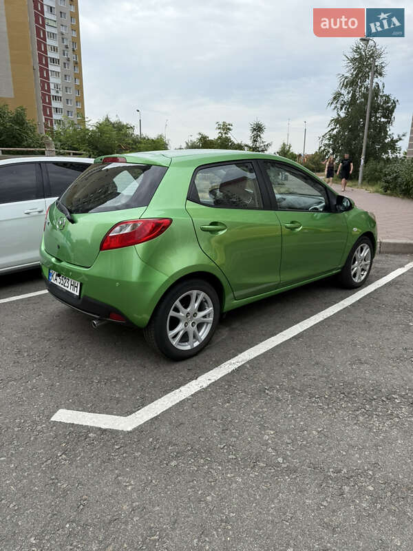 2009 mazda 2