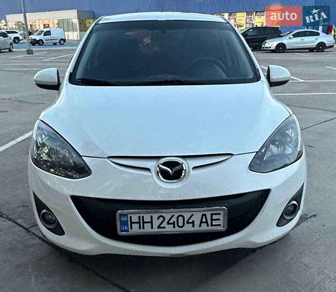 2010 mazda 2