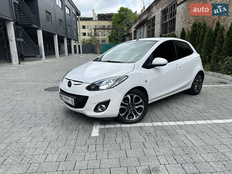 2012 mazda 2