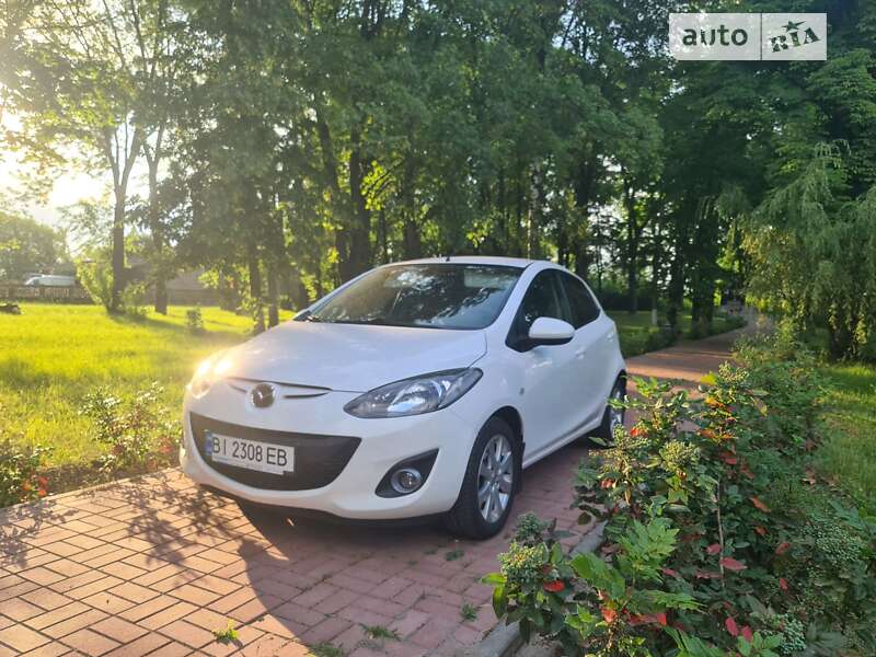 2012 mazda 2