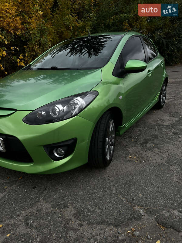 2009 mazda 2