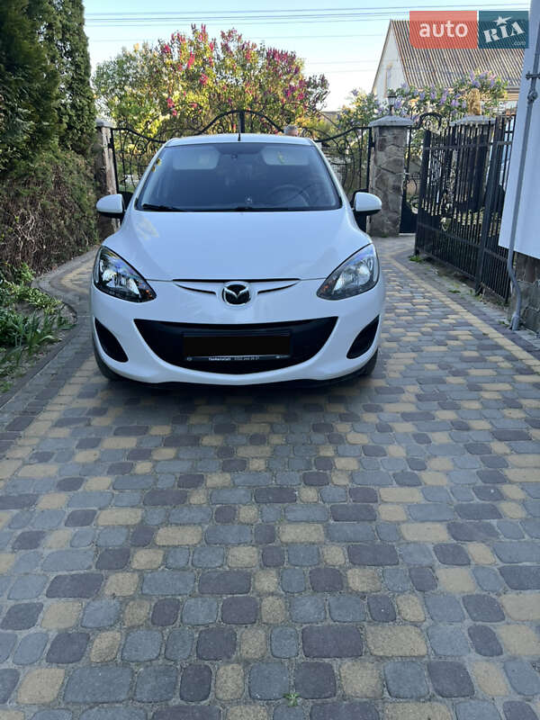 2011 mazda 2