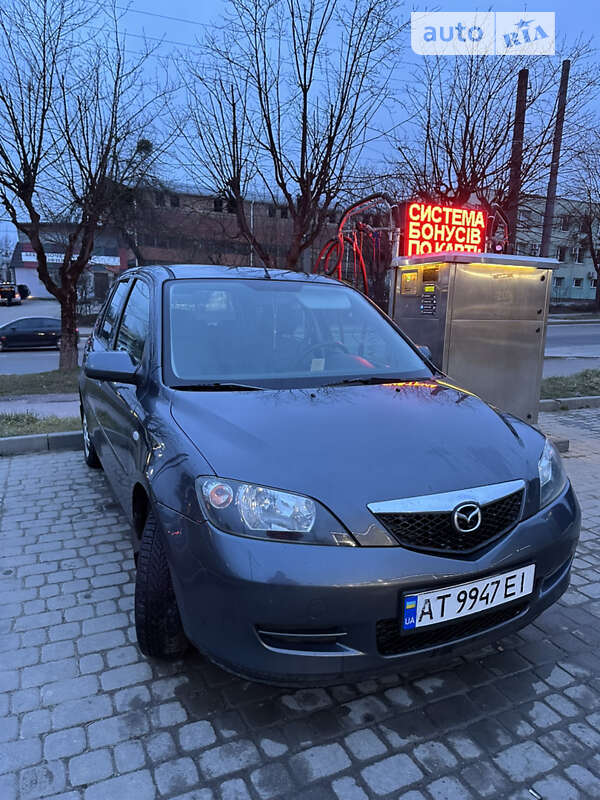 2004 mazda 2