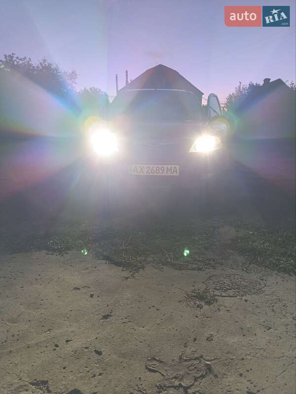 2003 mazda 2