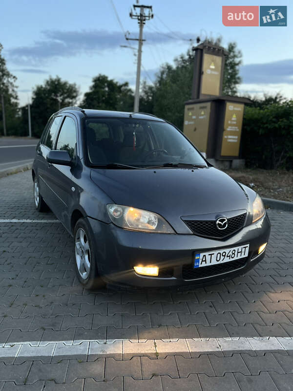 2004 mazda 2