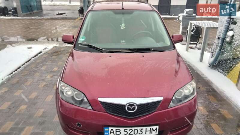 2005 mazda 2
