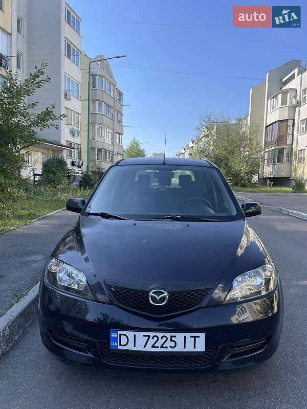 2005 mazda 2