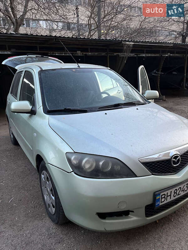 2006 mazda 2