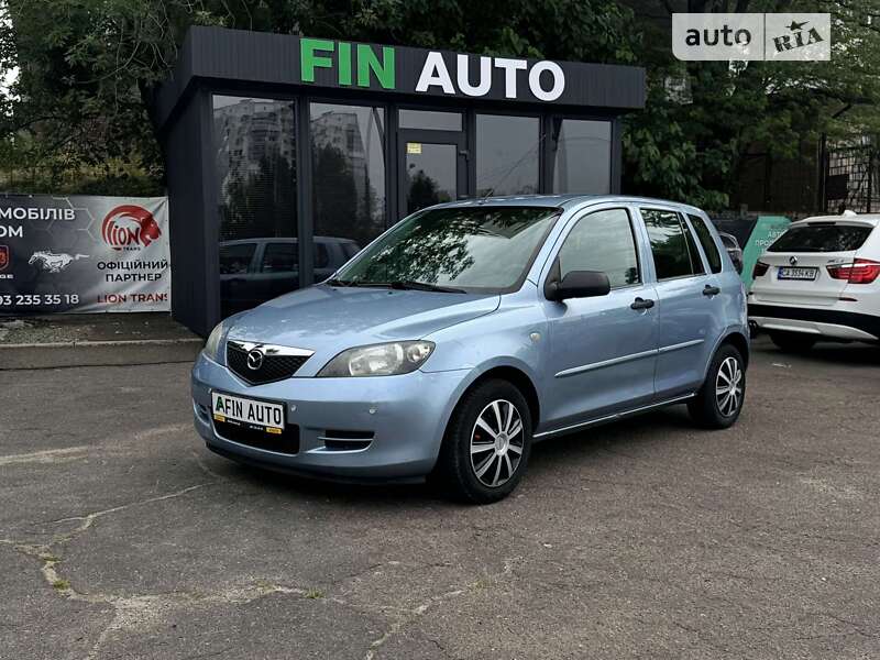 2005 mazda 2