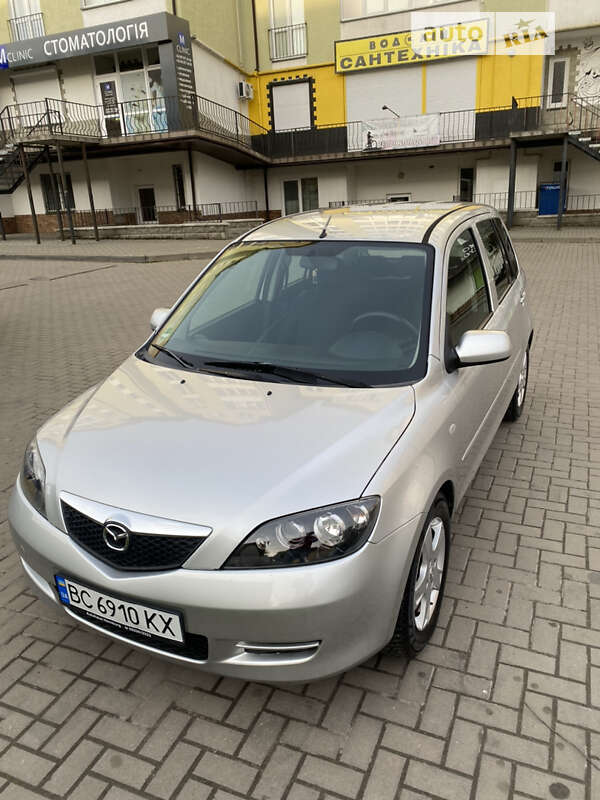 2006 mazda 2
