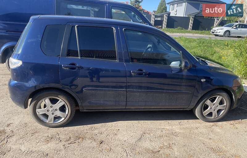 2006 mazda 2