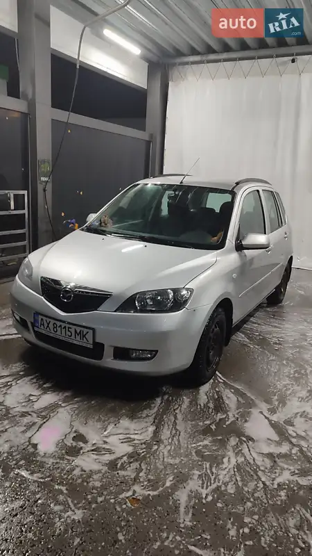 2003 mazda 2
