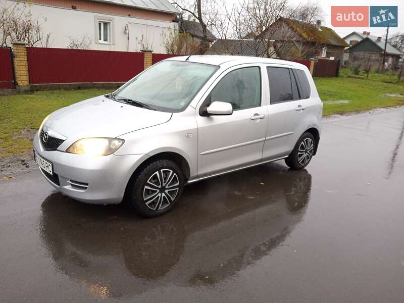 2006 mazda 2
