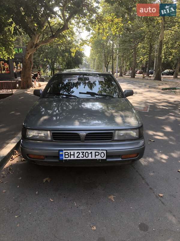 1989 nissan maxima
