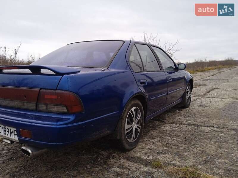 1993 nissan maxima