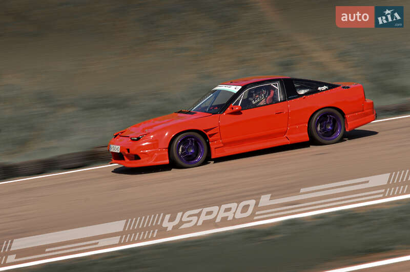 1994 nissan 200