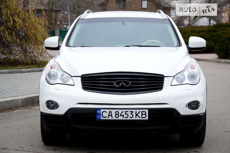 2011 infiniti ex35