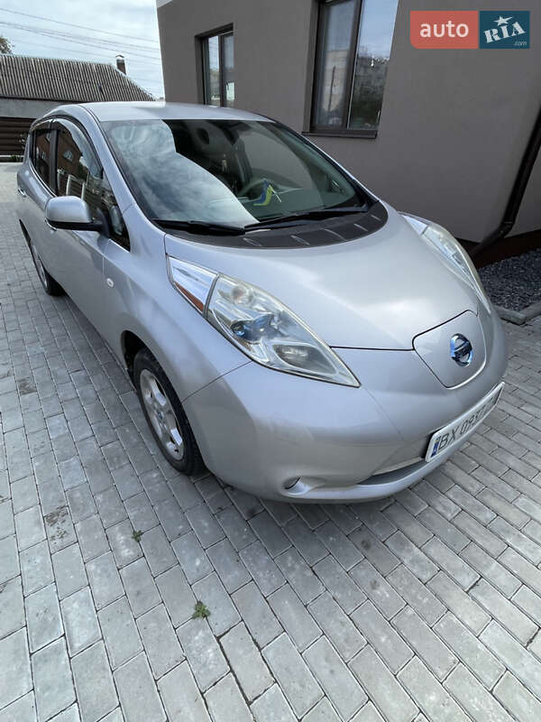 2011 nissan leaf